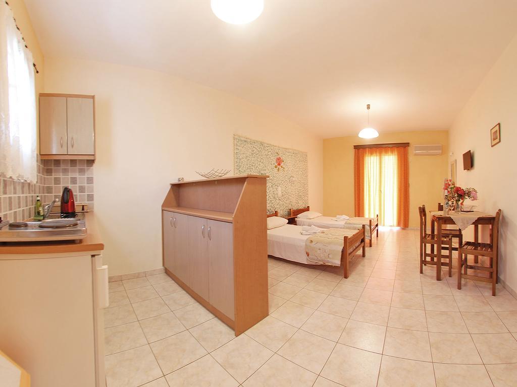 Emilia Apartments Trapezaki  Habitación foto