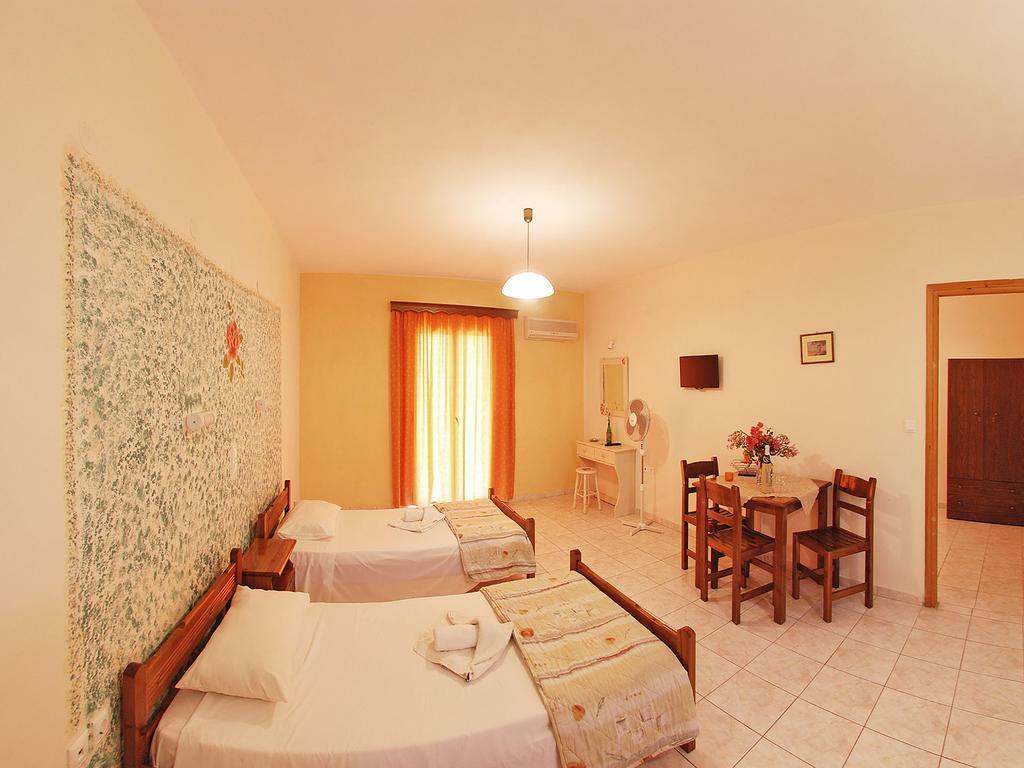 Emilia Apartments Trapezaki  Habitación foto