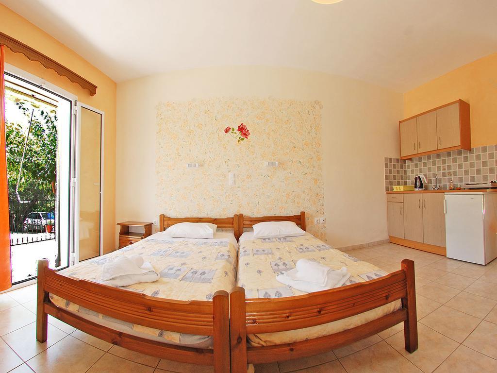 Emilia Apartments Trapezaki  Habitación foto