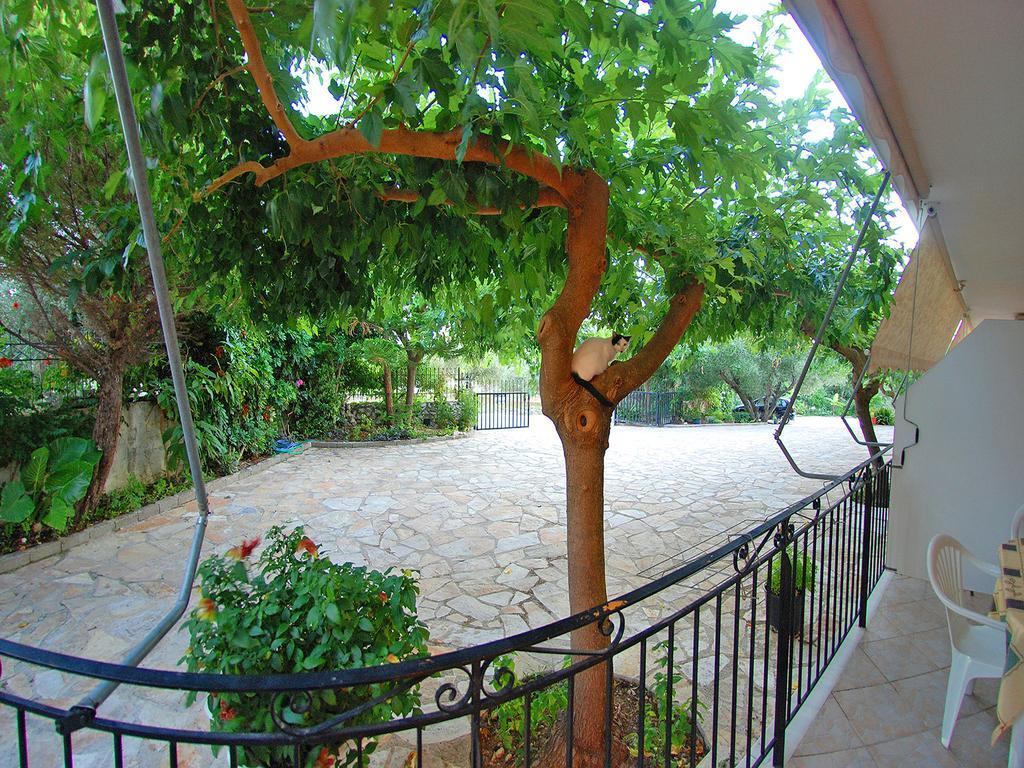 Emilia Apartments Trapezaki  Habitación foto