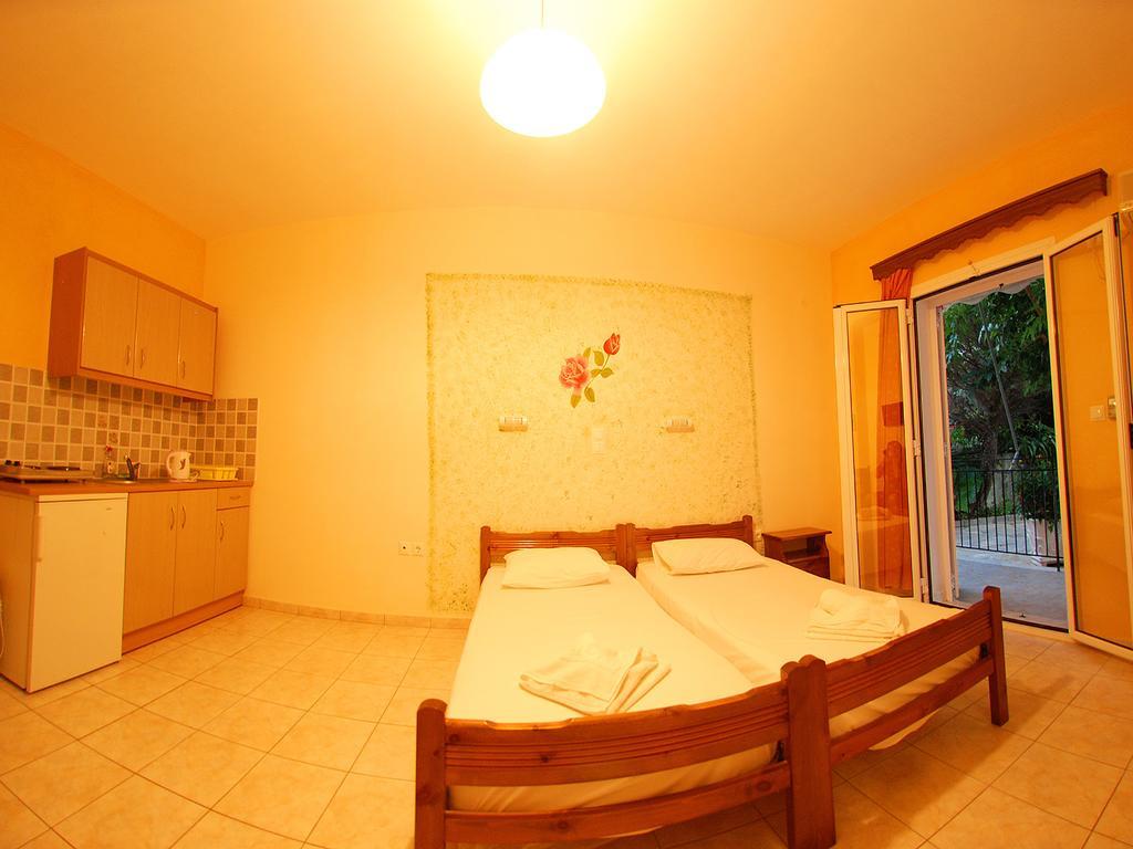 Emilia Apartments Trapezaki  Habitación foto